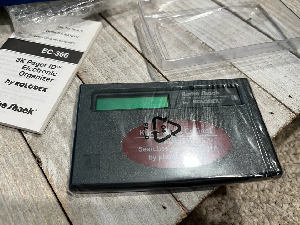 NUEVO SELLADO DE COLECCIÓN RADIO SHACK ROLODEX EC-366 3K Buscador ID Organizador Electrónico  Foto 2 de 4