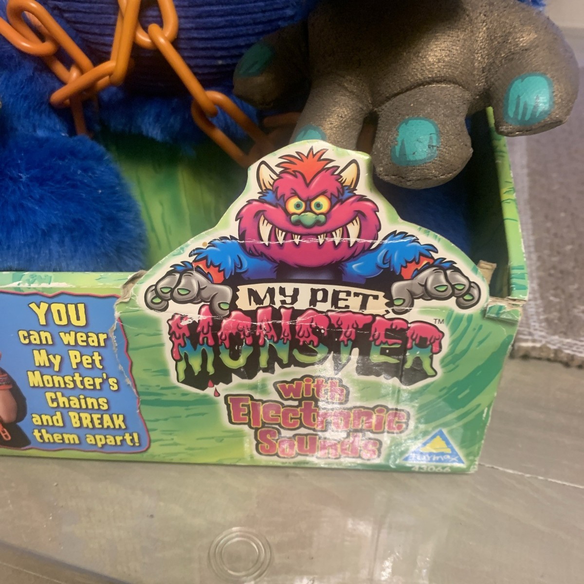 UK版 my pet monster 手錠付き Amazon.co.jp: My Pet Monster My Football Monster Vintage