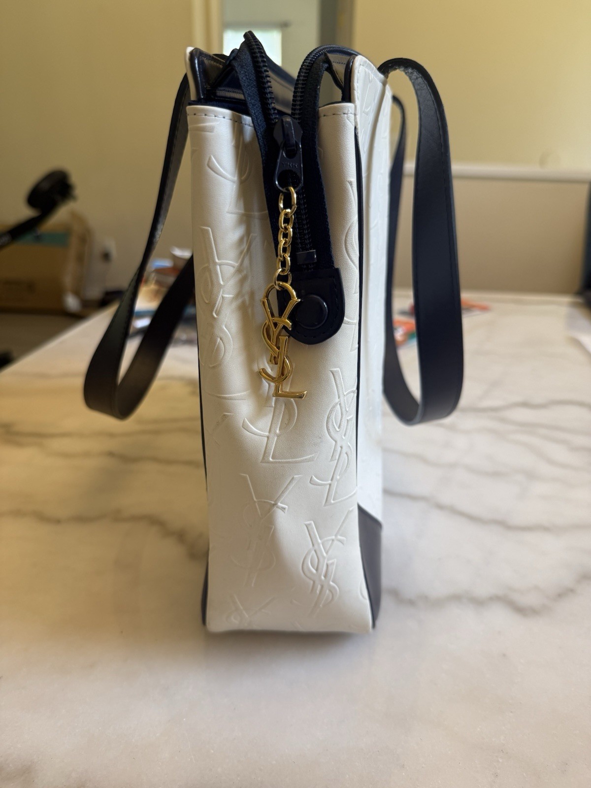 Borsa a tracolla YSL Yves Saint Laurent bianca. Raro