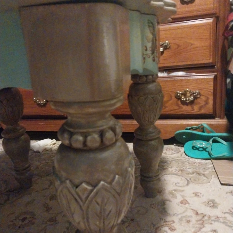 WOOD End Table / Side Table - Image 4 of 4