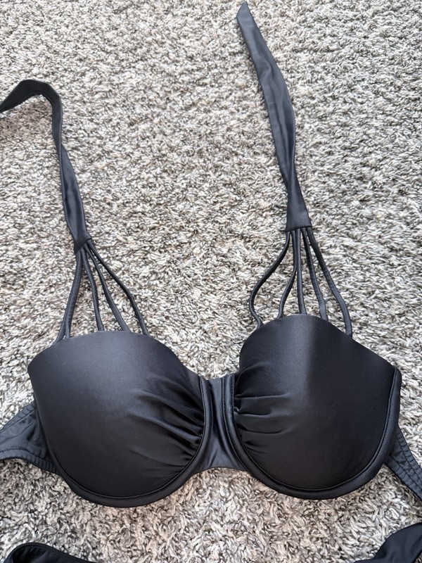 Womes 2 Piece Bikini Swimsuit Size Medium Black