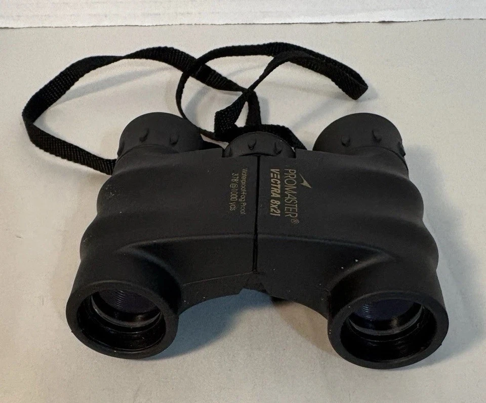 Promaster Vectra 8x21 Binoculars Water & Fog Proof, Case with Strap & Belt Loop - Image 4 of 4