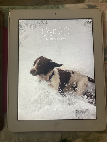 Apple iPad 2 A1395 9.7" LCD Display 16GB 512MB RAM Dual Core Tablet Locked WiFi - Picture 2 of 4