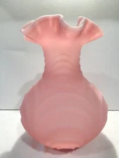 VINTAGE FENTON ROSE PINK SATIN GLASS DRAPERY 8" RUFFLED VASE