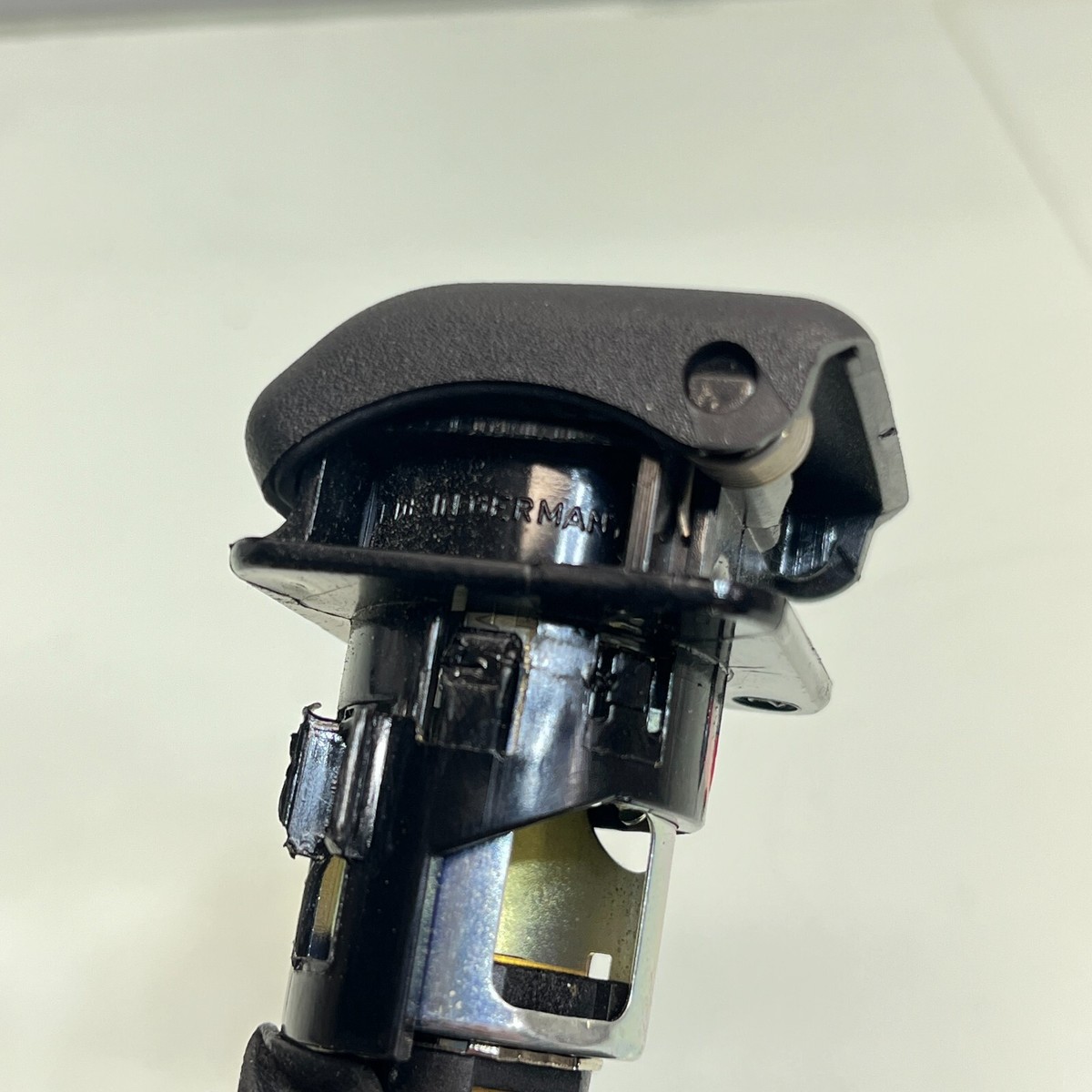 マギー BMW LIGHTER SOCKET MOUNTING WITH COVER 6134 6904008 OEM | eBay