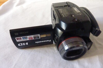 eine Videokamera Panasonik HDC-HS100