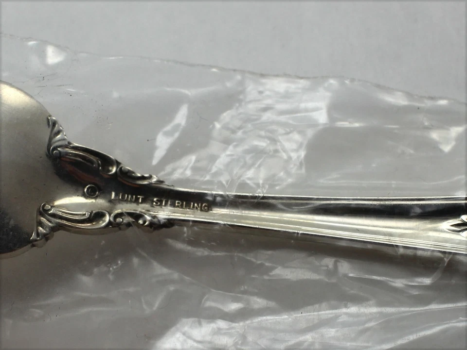 Horquilla de plata esterlina Lunt Delacourt - 7 1/2" - nueva en paquete Foto 3 de 3