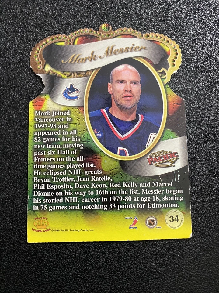 1998-99 Pacific Gold Crown Die-Cuts MARK MESSIER #34 Vancouver Canucks - Image 2 of 4