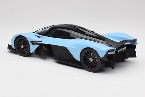 GT915 Aston Martin Valkyrie Racing Blue GT Spirit 1/18 - Picture 5 of 6