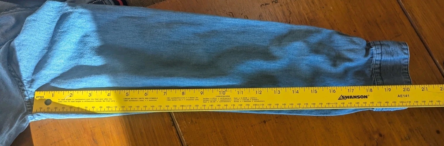 Broken Threads Chambray Light  Denim Button Up Si… - image 5