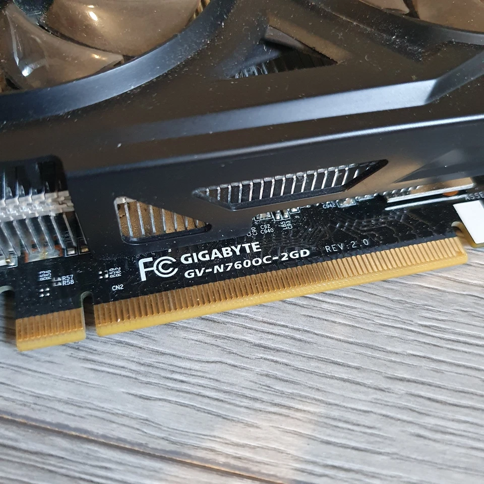 GIGABYTE GEFORCE WINDFORCE GTX 760 OC 2GB GV-N760OC-2GD GPU Graphics Card - Image 3 of 4
