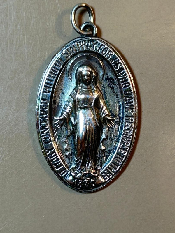 VTG Sterling Chapel Silver Miraculous Mary Pendant Religious Medal 1.5" 0.3 oz