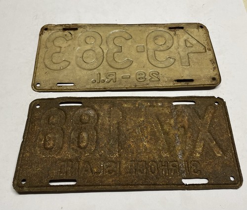 Pair Of Vintage 1929 & 1931 Rhode Island License Plate ~ Rusty Barn Finds ~ - Picture 2 of 2