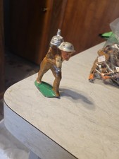 Barclay/Manoil Soldier W/barbwire 1g