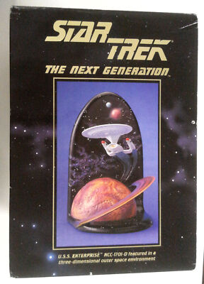 1x  RJ0710: Star Trek: The Next Generation: U.S.S. Enterprise NCC-1701-D feature