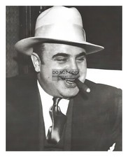AL CAPONE MOB BOSS SMOKING CIGAR WEARING FEDORA PROHIBITION 8X10 PHOTO AL CAPONE MOB BOSS SMOKING CIGAR WEARING FEDORA PROHIBITION 8X10 PHOTO