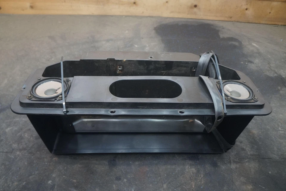 Rear Speaker Box Compartment 88980324 OEM Chevrolet SSR 2004 - Image 2 of 4