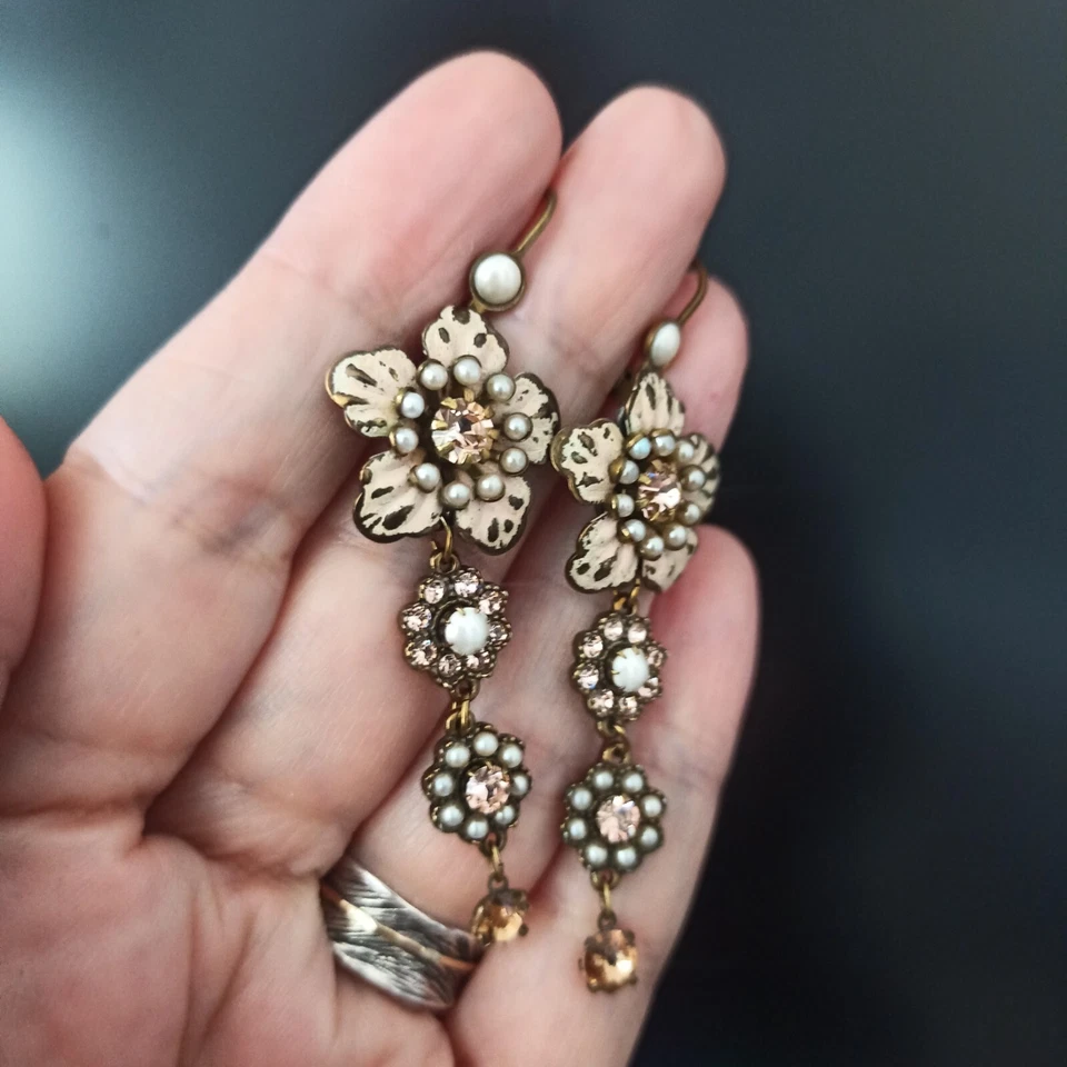 Michal Negrin Earrings Long Graduated Flower Pearl Light Peach White Retro Bride - Image 3 of 4