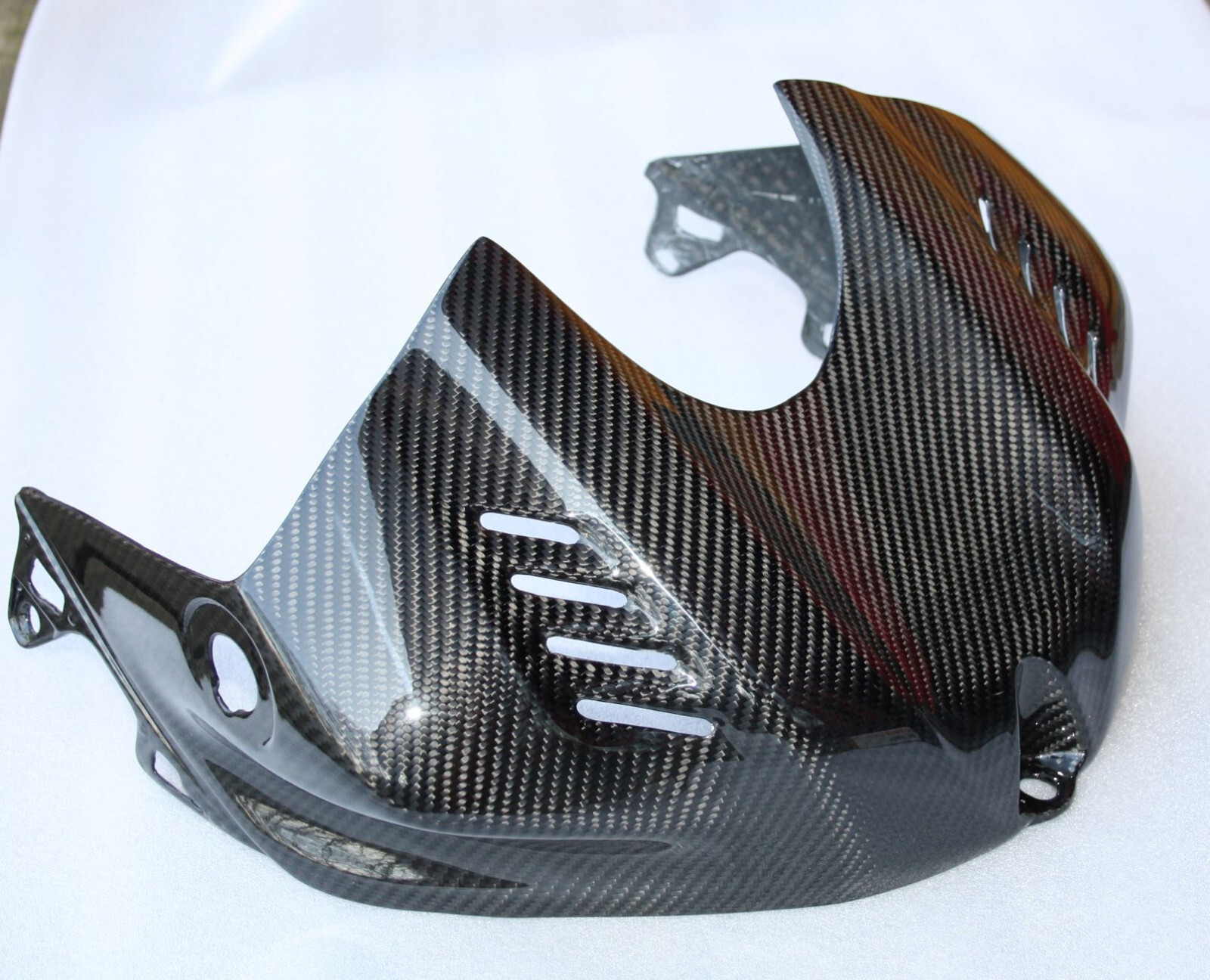 Écope de réservoir Yamaha R6 carbone pour remplacer le plastique fragile d'origine