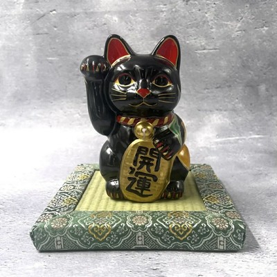 Lucky cat Black Sanbokan Right hand Good luck Kyoto ware Kiyomizu ware Touan
