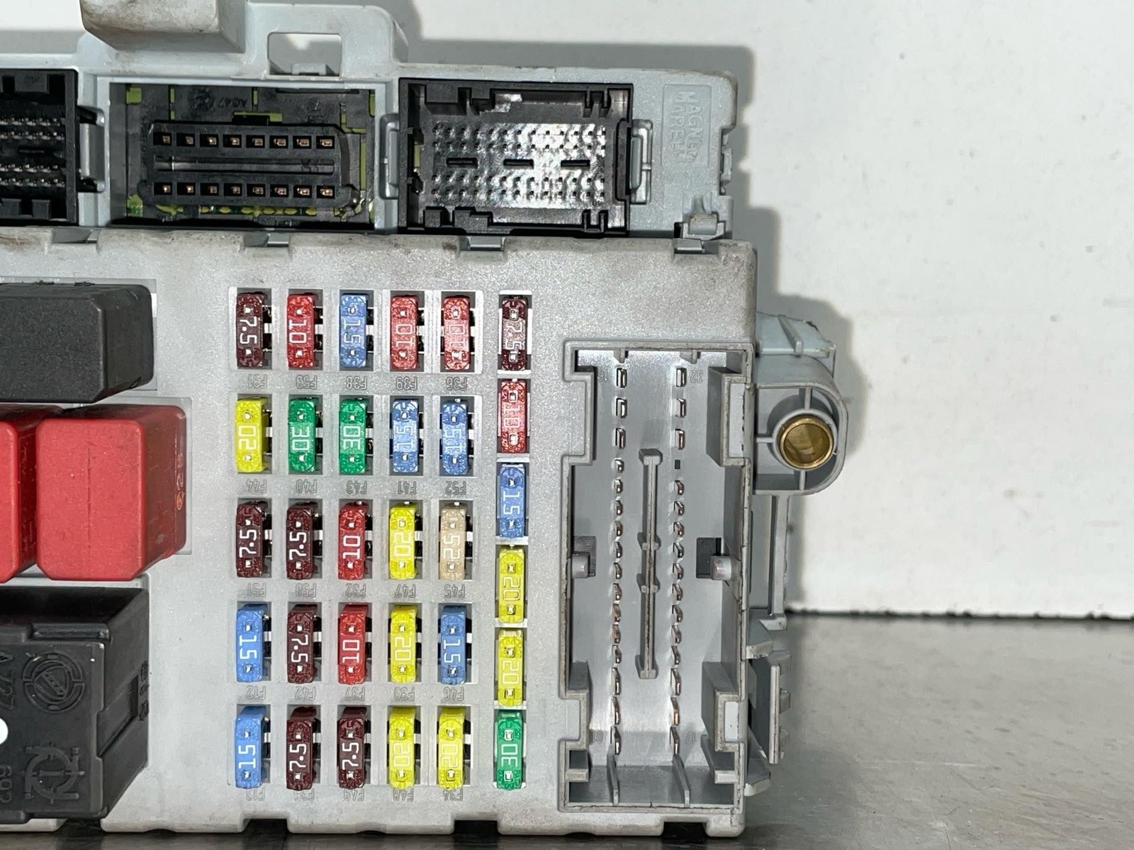 2009 Maserati Quattroporte Engine Fuse Box Relay *REPAIRED MOUNT* OEM PA6-GB20GE