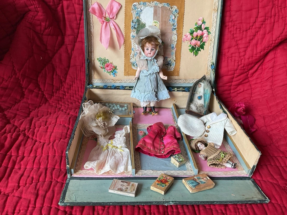 Poupée Ancienne Mignonnette Porcelaine - 12cm, Années 1930, Avec Coffret Et 4 Robes