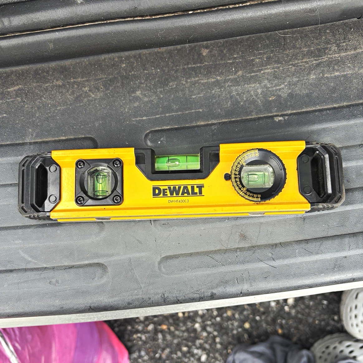 DEWALT DWHT43003 9 in Magnetic Torpedo Level Angle Finder, 3-Vial