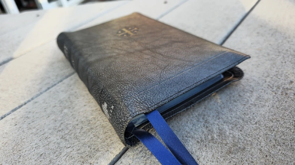 Schuyler NIV Bible Black Pearl Calfskin Genuine Leather - Image 2 of 4