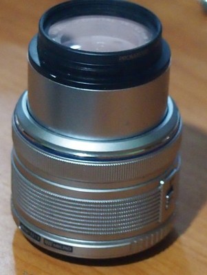 Olympus M.Zuiko Digital ED 14-42mm f/3.5-5.6 Lens with PROMASTER HGX FILTER