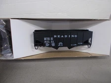 STEWART-#10109-READING-2-BAY HOPPER-#80131-KIT-LOT B-HO SCALE