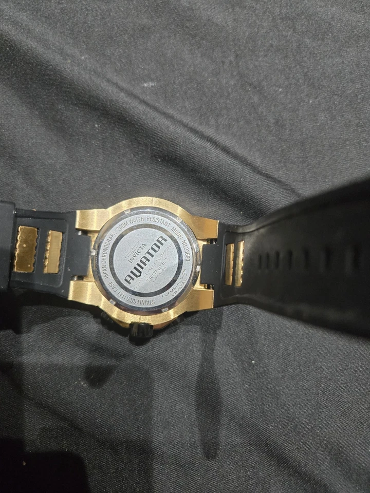 Reloj Hombre Invicta 23693 Aviador Cuarzo Cronógrafo Oro Negro Banda Goma 50mm Foto 2 de 4