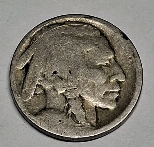 1913  Type 1 (Raised Ground) Buffalo Nickel - 1st Year Made Bn869