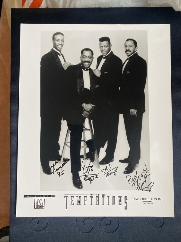 THE TEMPTATIONS Signed Auto 8x10 photograph Photo