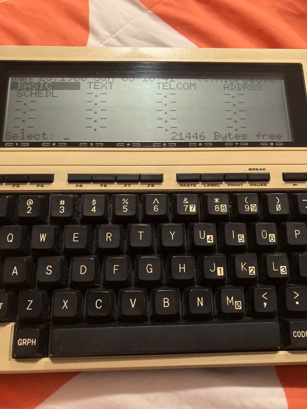 WORKING - tandy/trs-80 model 100 portable fully tested