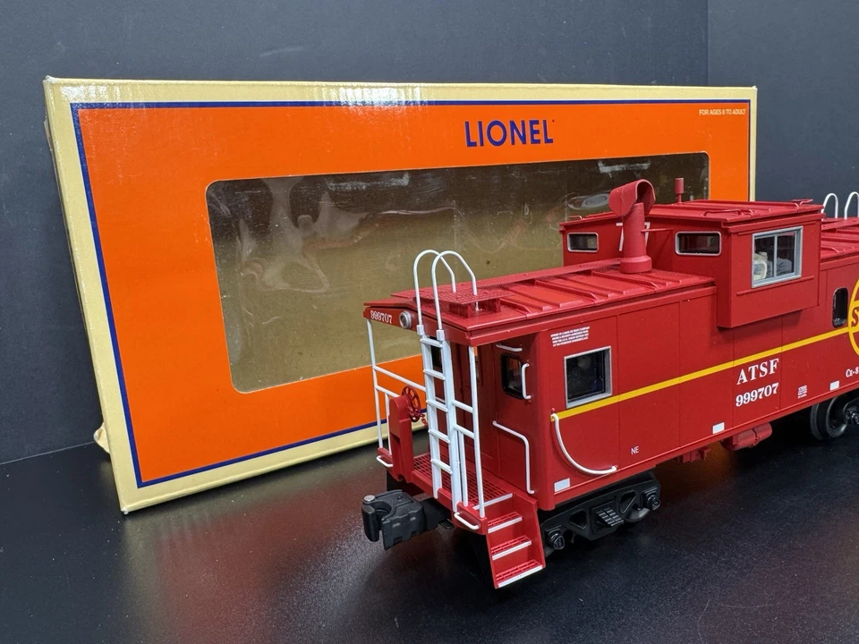 Lionel 6-17680 Santa Fe extended vision smoking caboose #999707 LNIB - Image 2 of 4