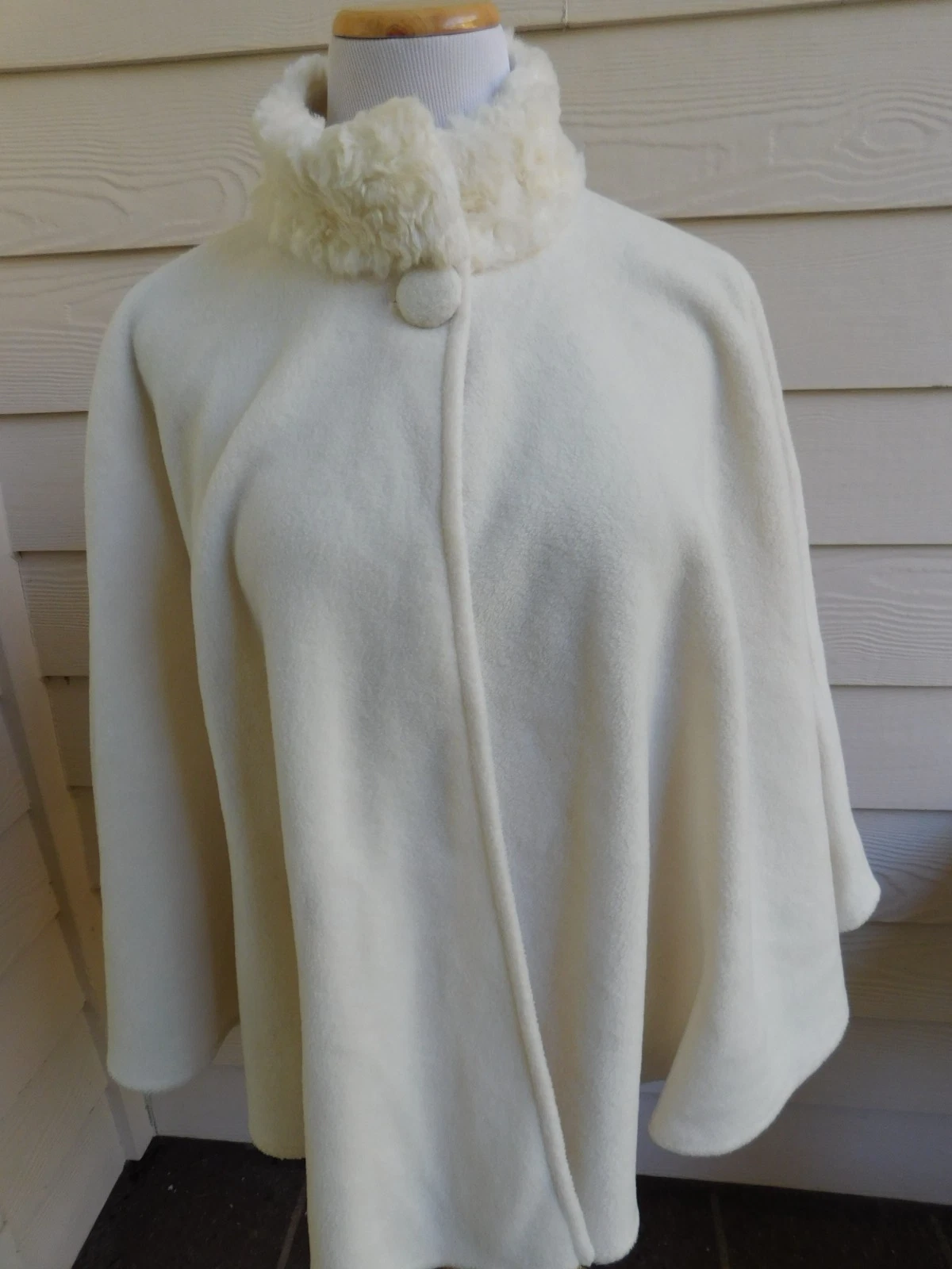 East 5th One Size White Fleece Faux Fur Wrap Poncho Cape One Button Warm Cozy