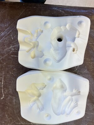 VINTAGE SCIOTO CERAMIC MOLD #S-3217 CLIMBING TREE FROG 4 1/2