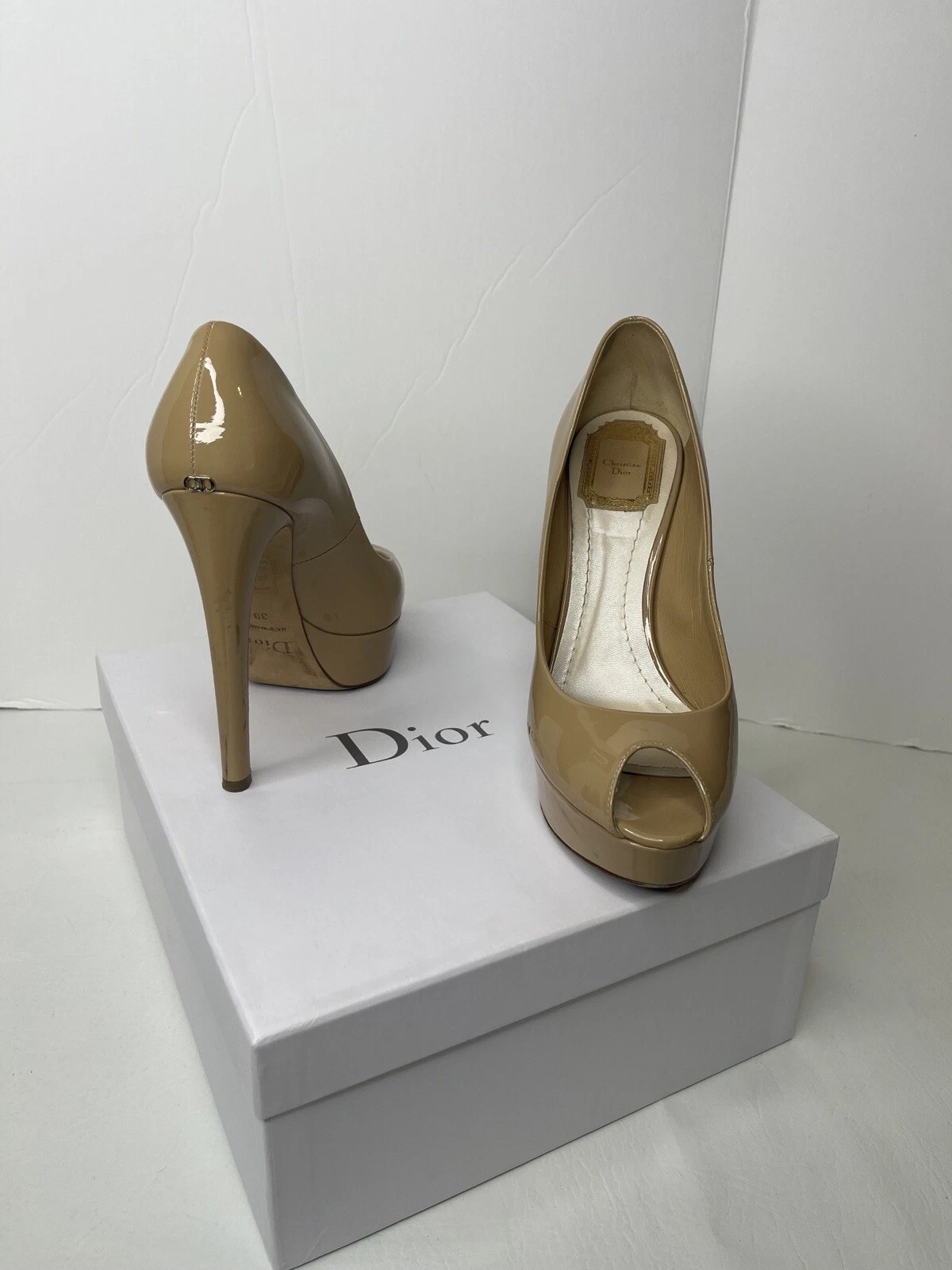 Escarpins à plate forme Miss Dior Beige authentique cuir verni taille 38