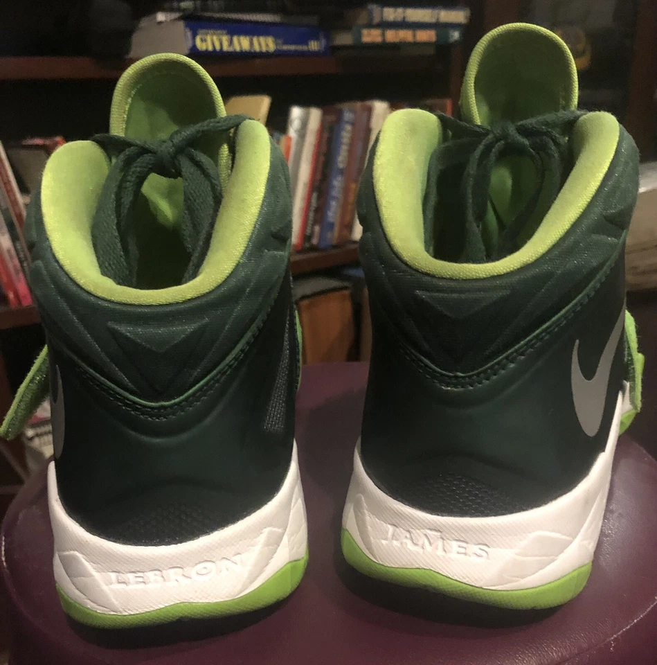 Nike Zoom Soldier VII TB - Verde Lebrón, Para Hombre 10.5 Foto 2 de 3