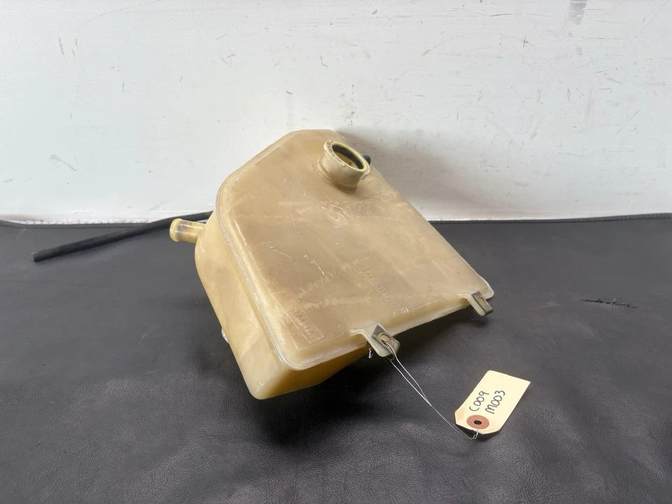 Depósito de refrigerante Porsche 944 Foto 2 de 3