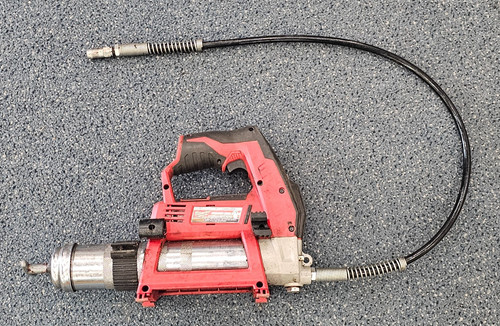 Milwaukee 2446-20 M12 Li-Ion Cordless Grease Gun (Tool Only) Pre-owned