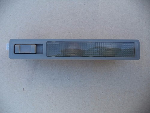 Audi A8 4D2 Innenraumleuchte Lampe Leseleuchte links 4D0947304 original