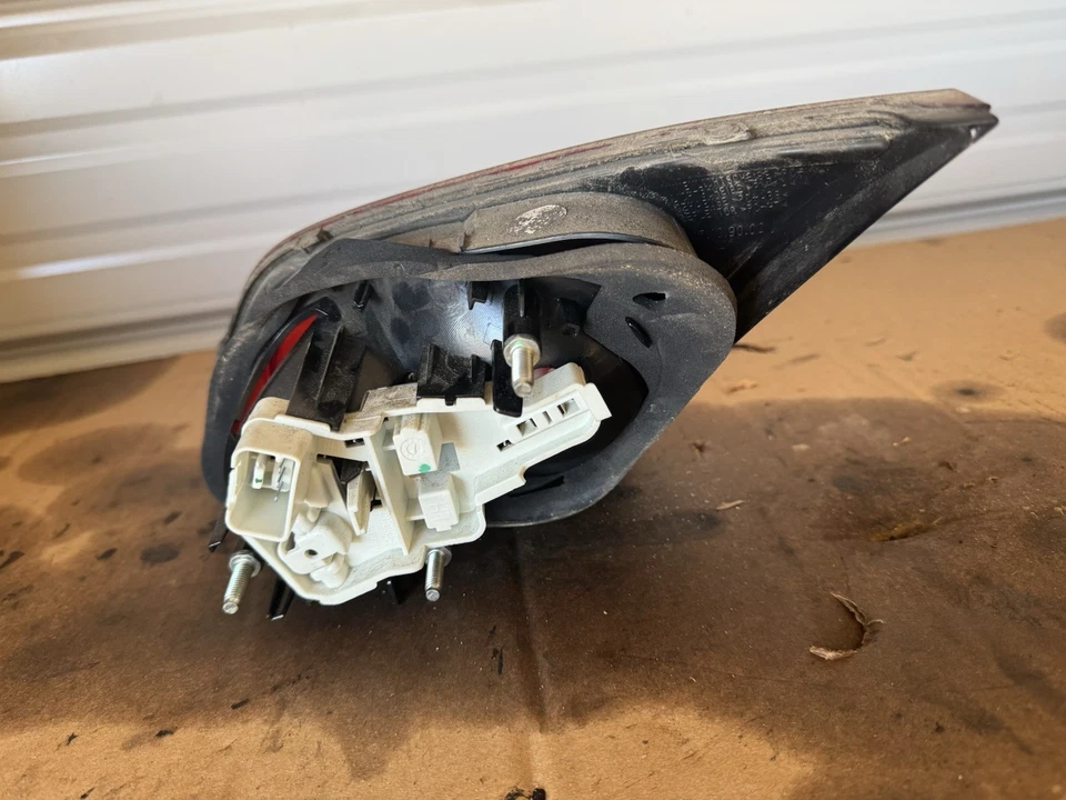 Luces traseras interiores Volkswagen CC 09-12 Foto 3 de 4