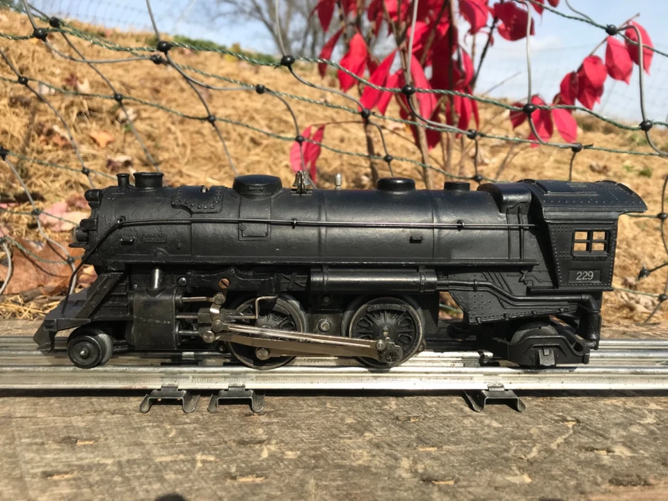 Lionel Prewar 229 Engine with 2666W whistle tender - Image 4 of 4