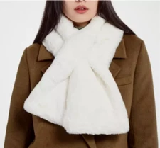 Apparis Faux Fur Scarf Bambi Ivory Pull Through Winter Soft Cozy Luxury New