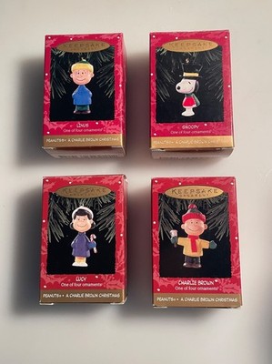 Hallmark / Peanuts Christmas Set of 4 Charlie Brown Linus Snoopy Lucy Ornaments