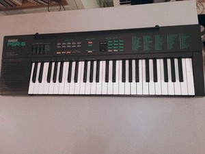 Vintage Yamaha PSR-6 Keyboard  FM Synthesizer Electric Piano
