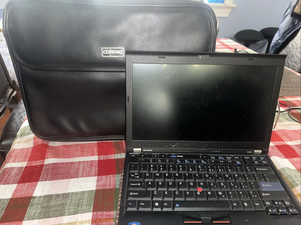 Lenovo ThinkPad X220 12.5in. (320GB, Intel Core i5 2nd Gen., 2.5GHz, 4GB)... - Image 4 of 4