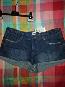 Pantaloncini Jeans blu di Asos 44 M Nuovi con etichetta con risvolti alle  cosce | eBay