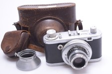 W. VOSS DIAX 35MM CAMERA 1951 W/ SCHNEIDER XENAR 45MM 2.8 LENS, CASE HOOD